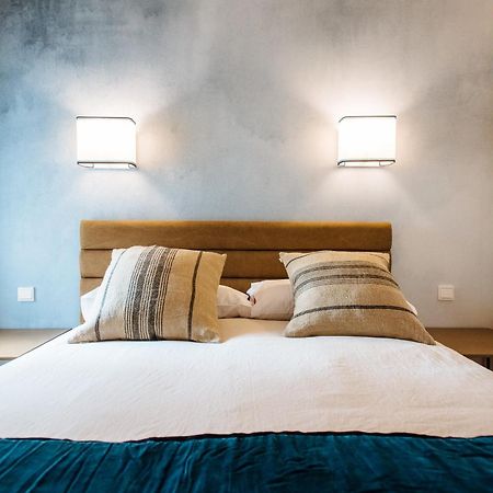 R26 Suites Sevilla الغرفة الصورة